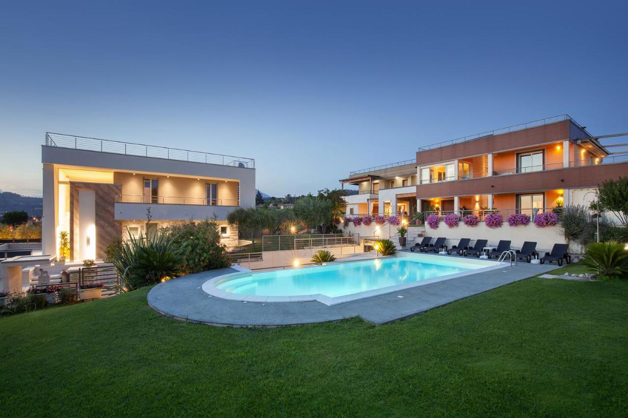 Villa Aurora-Holiday Home Apt3 Bardolino Exterior foto