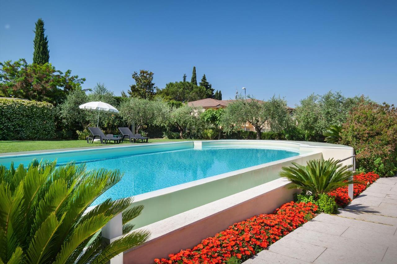 Villa Aurora-Holiday Home Apt3 Bardolino Exterior foto