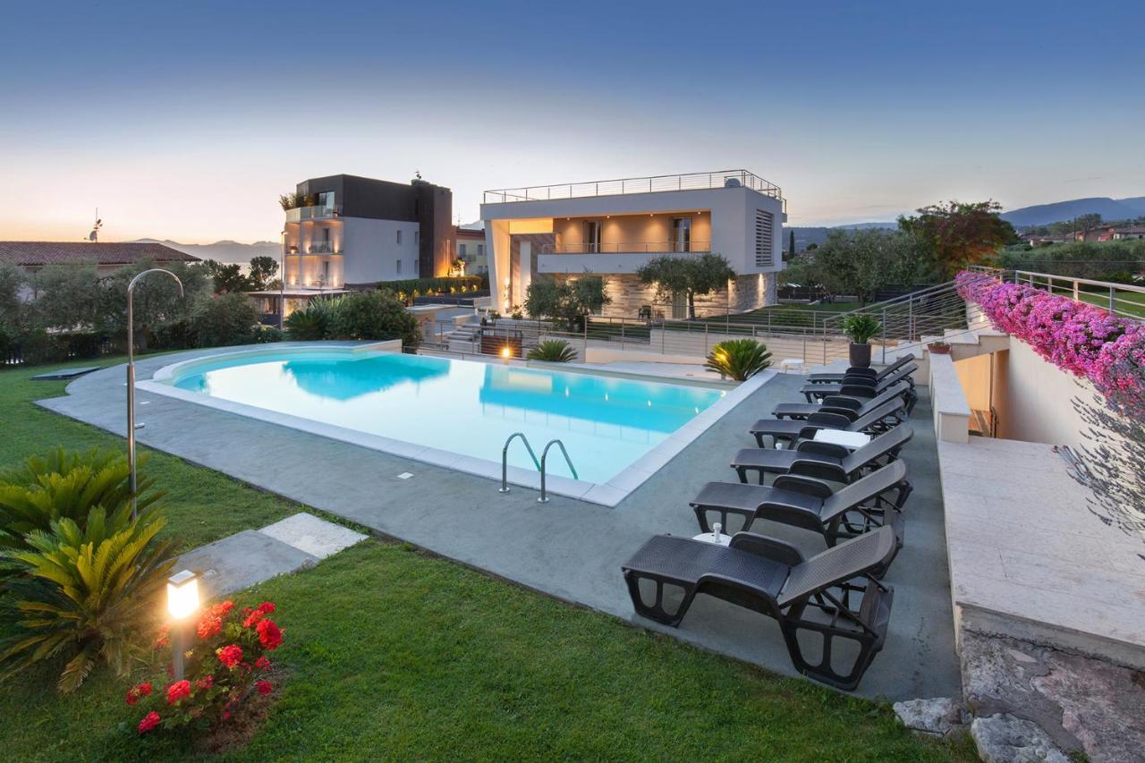 Villa Aurora-Holiday Home Apt3 Bardolino Exterior foto