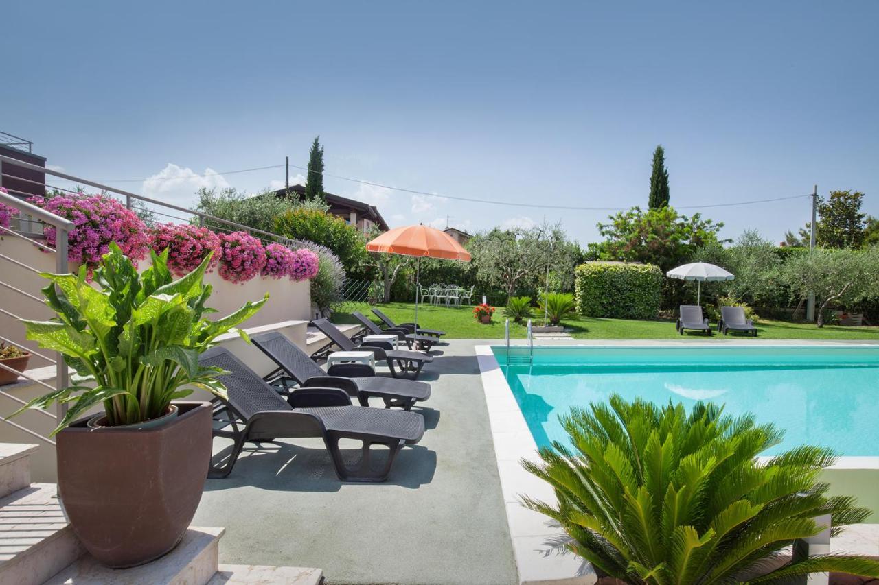 Villa Aurora-Holiday Home Apt3 Bardolino Exterior foto