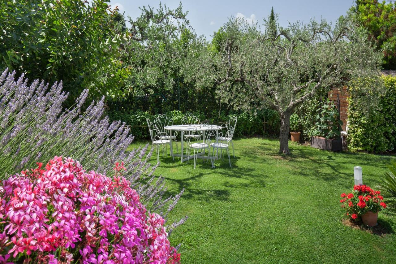 Villa Aurora-Holiday Home Apt3 Bardolino Exterior foto